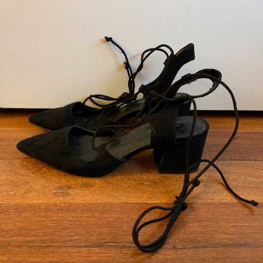 Zara pointed shoe